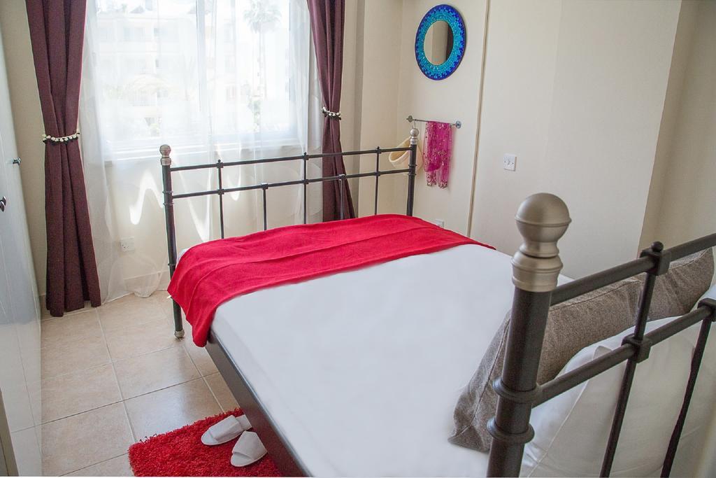 Paphos Love Nest Apartment Szoba fotó