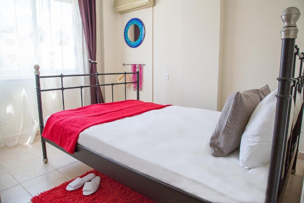 Paphos Love Nest Apartment Szoba fotó