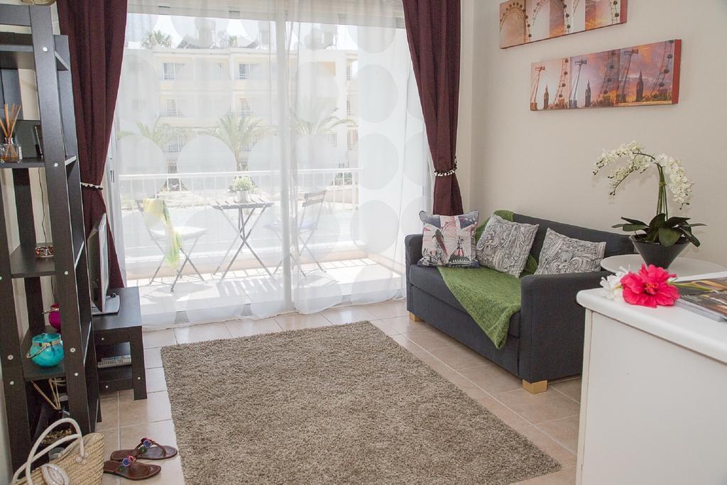Paphos Love Nest Apartment Szoba fotó